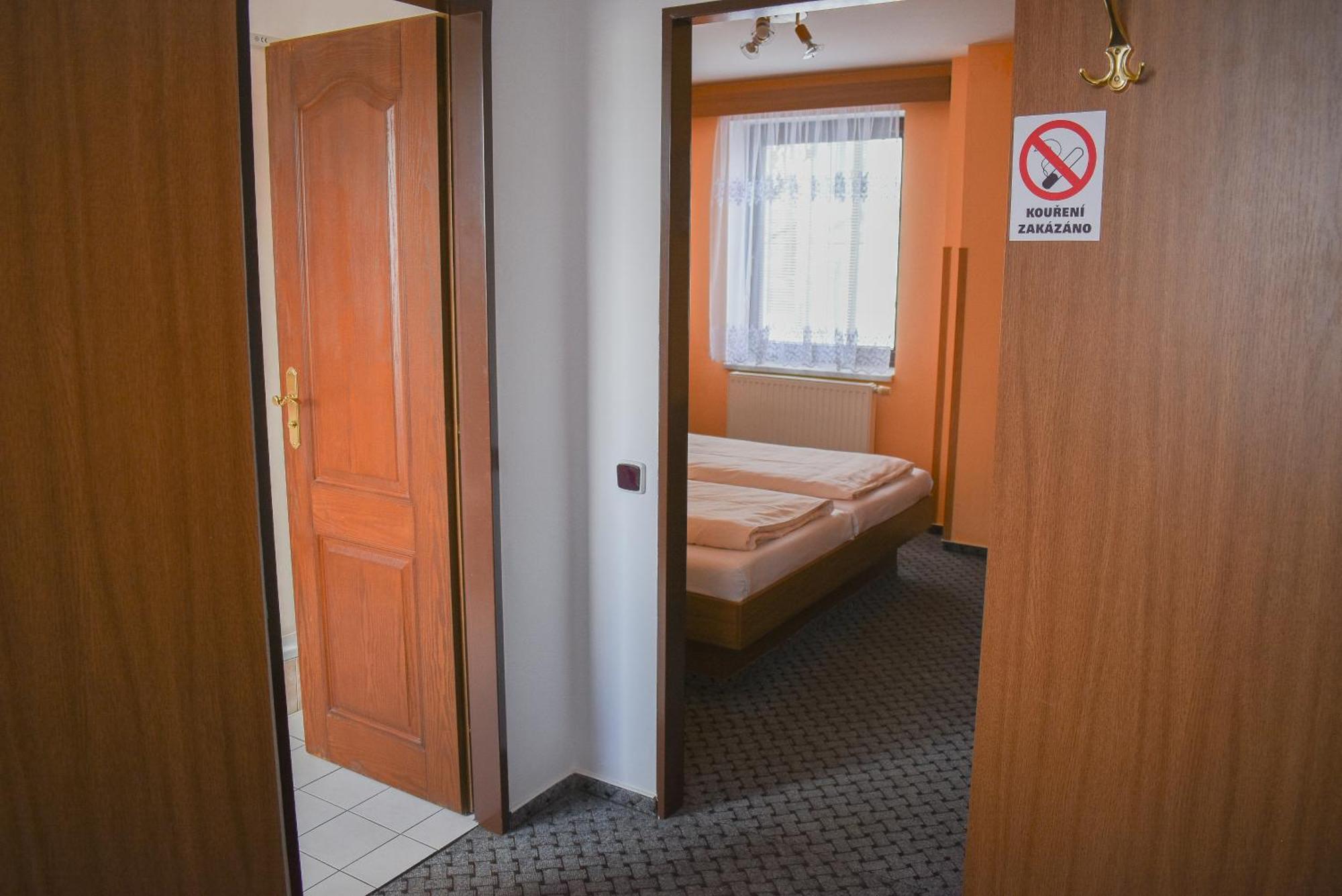 Hotel U Jiriho Humpolec Bagian luar foto