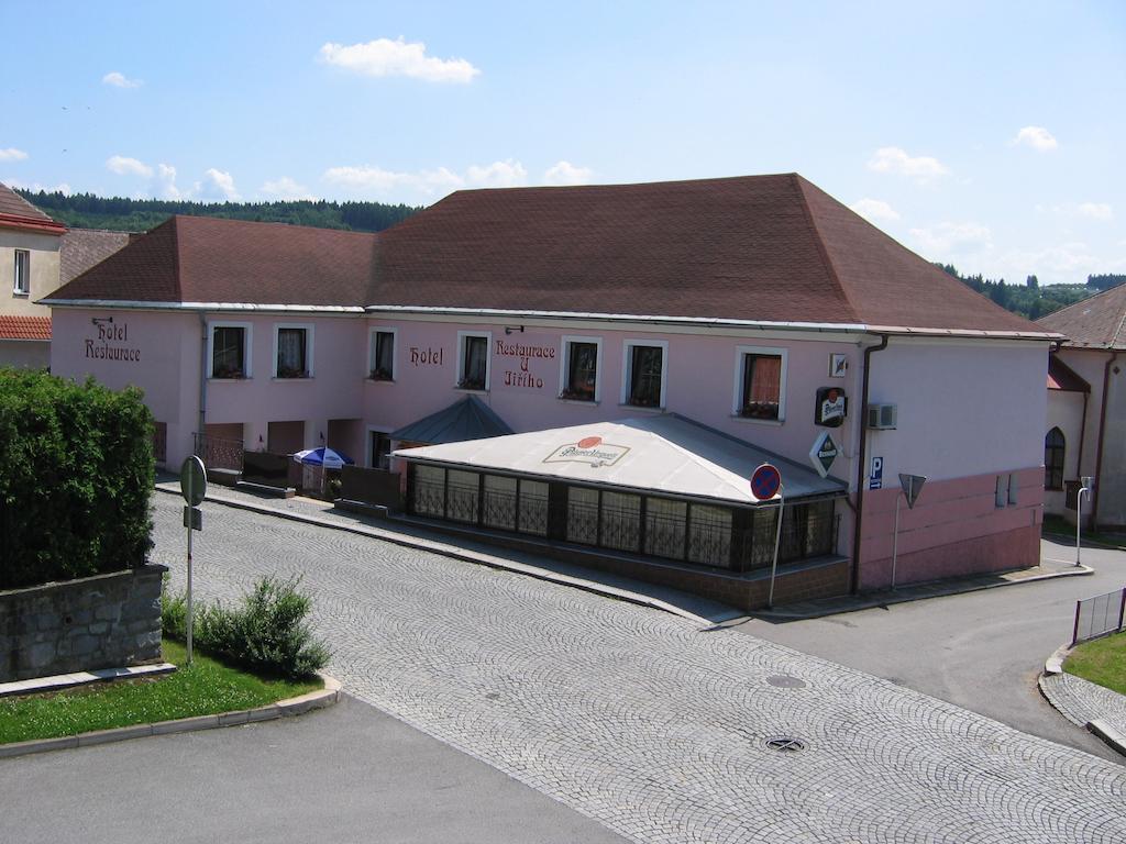 Hotel U Jiriho Humpolec Bagian luar foto